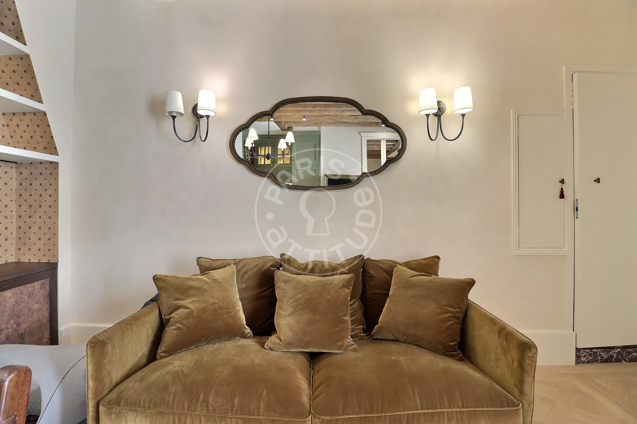 Flat Rue de Bourgogne in Paris