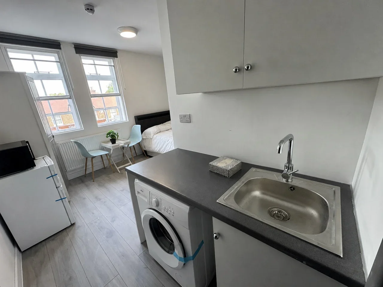 Flat Whitchurch Lane in Greater London