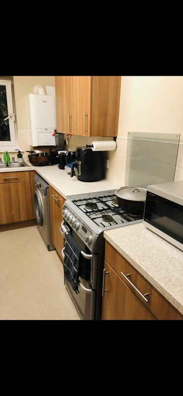 Room New Cross Road in Greater London