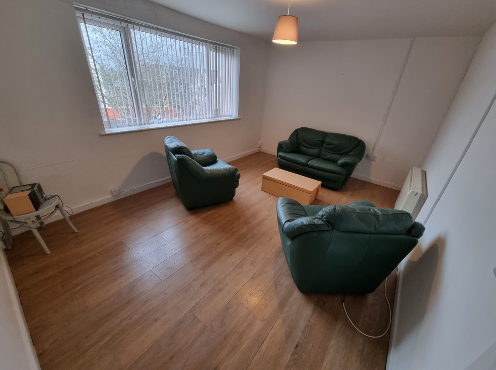 Flat Rugby Road in Royal Leamington Spa