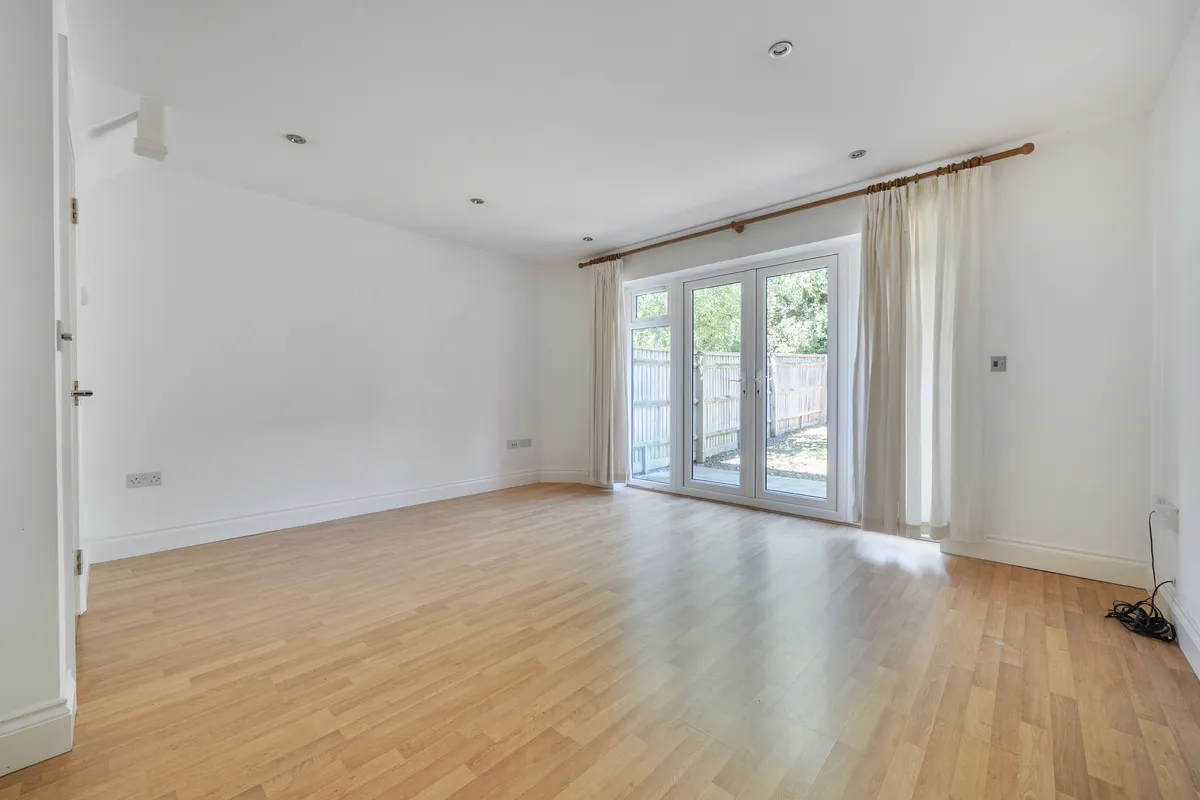 House Woodbury Close in Maidenhead