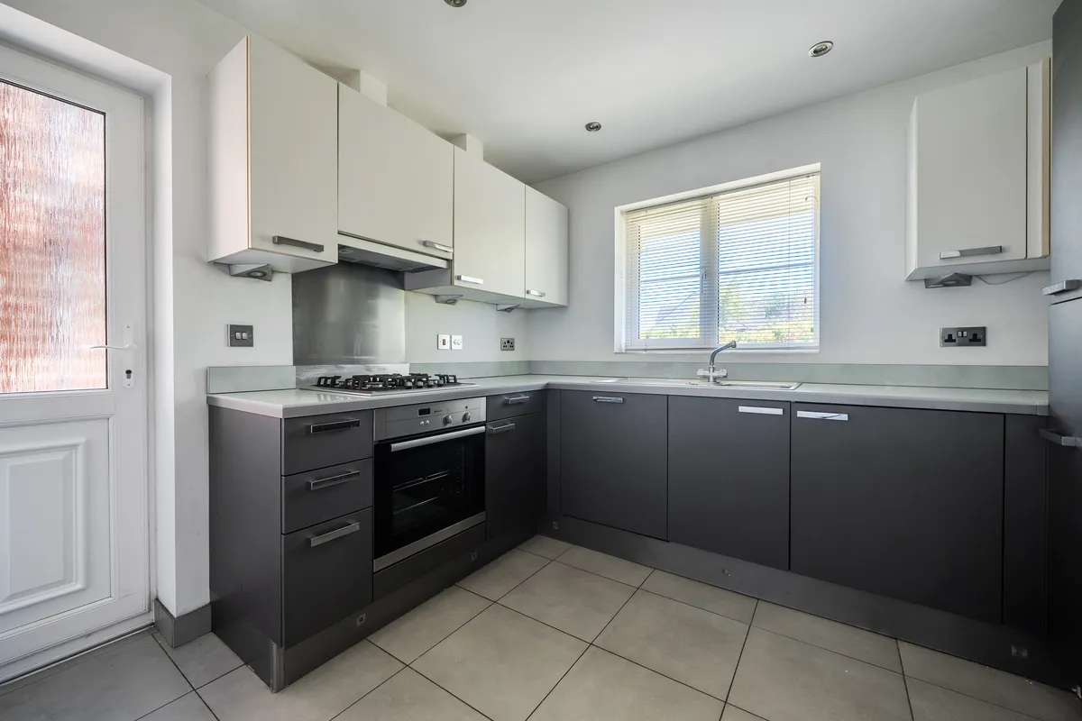 House Woodbury Close in Maidenhead