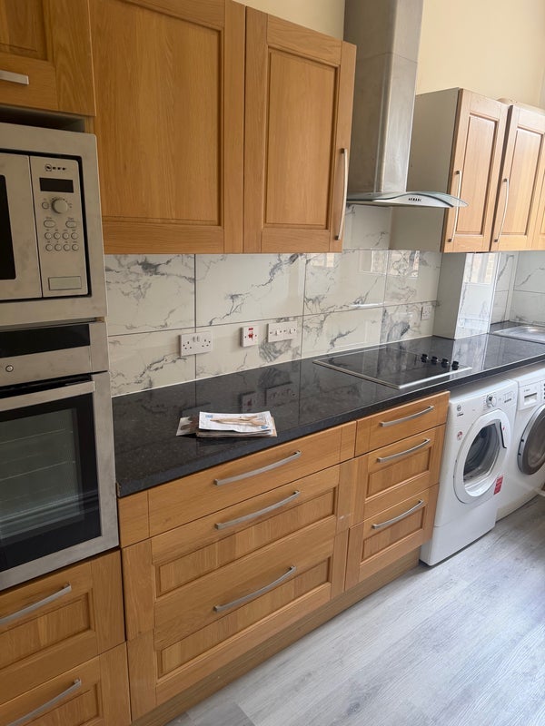 Flat Brockley Road in Greater London