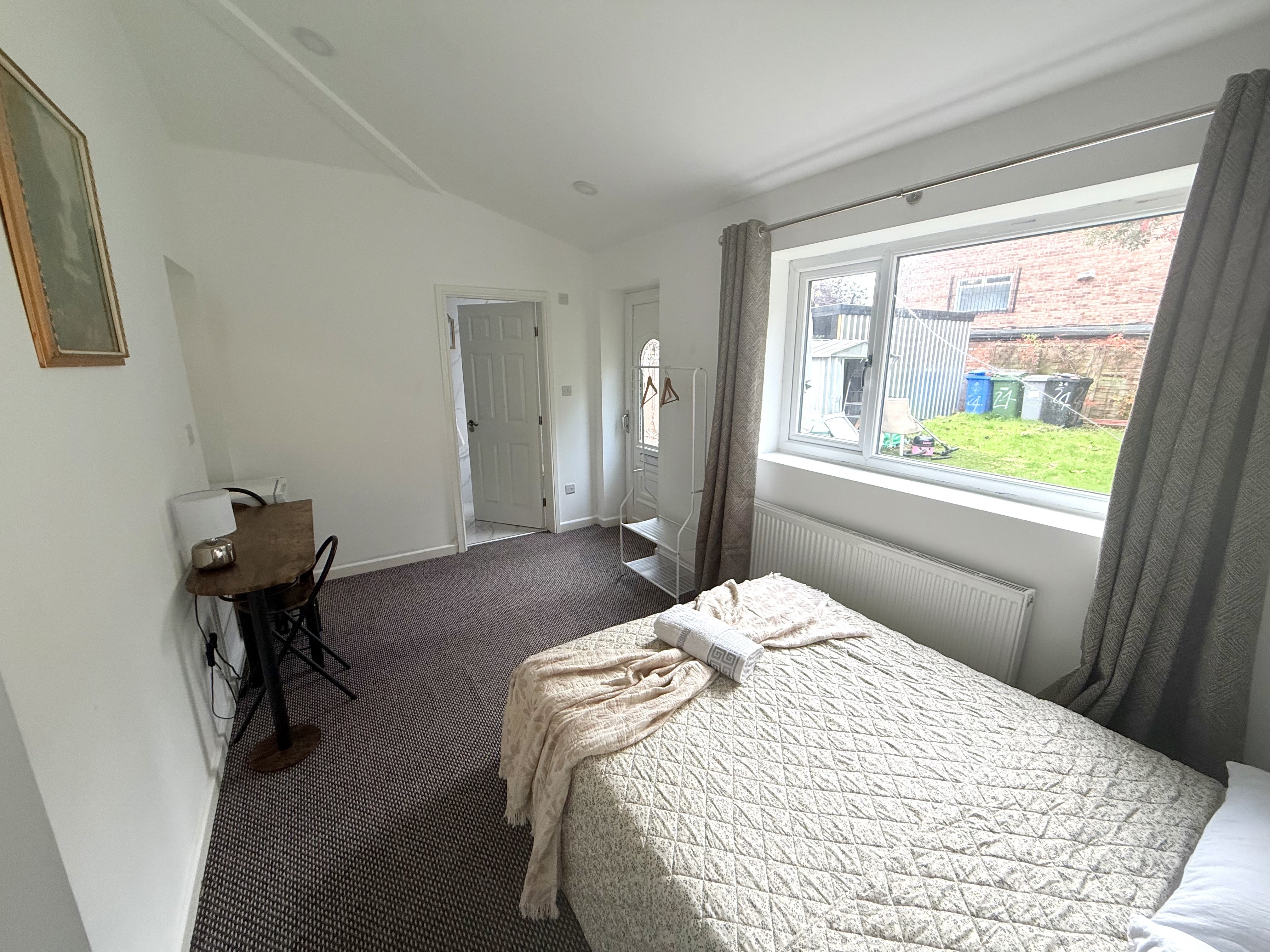 Room Bollin Drive in Trafford