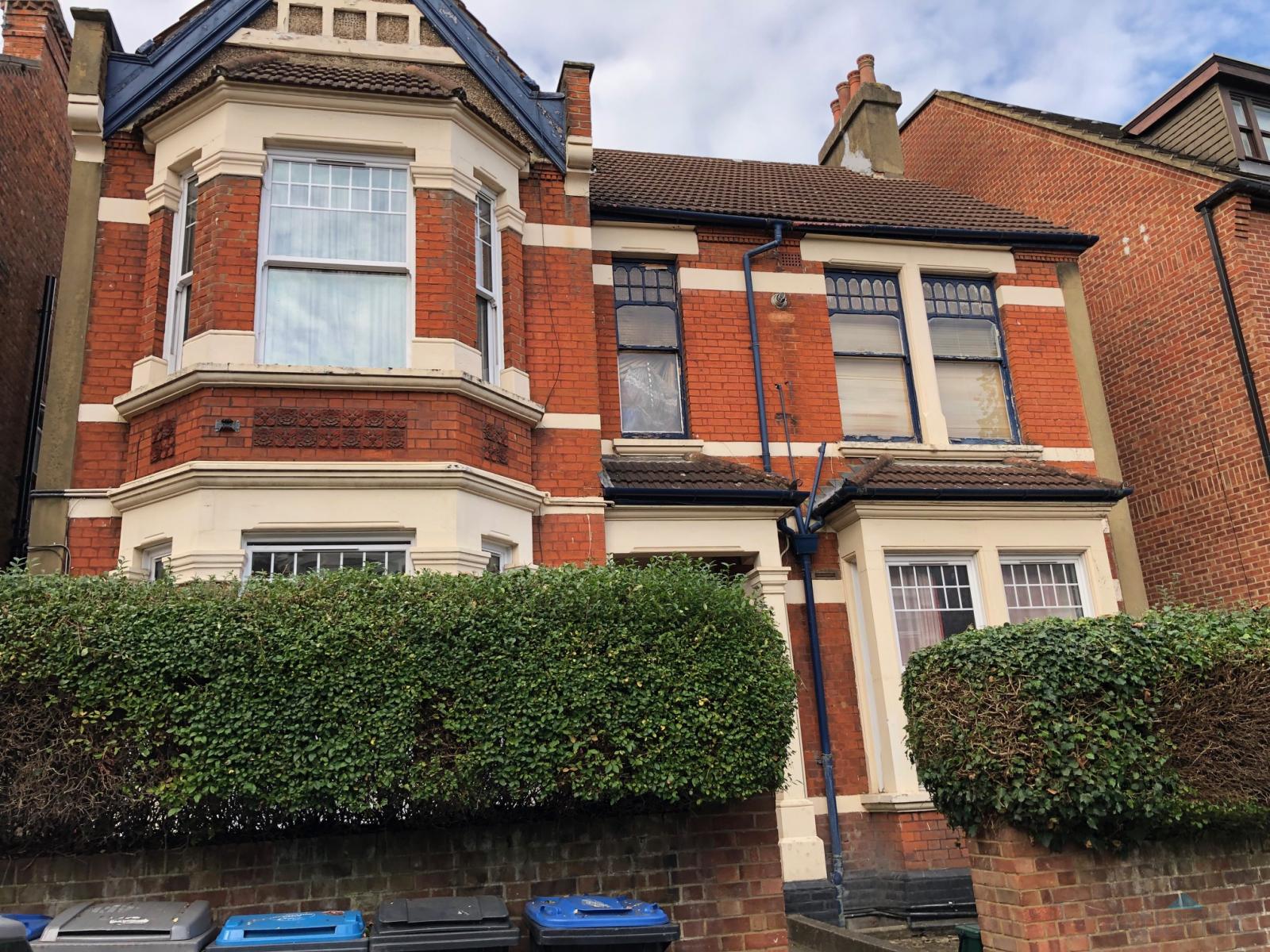 Flat Harlesden Gardens in Greater London