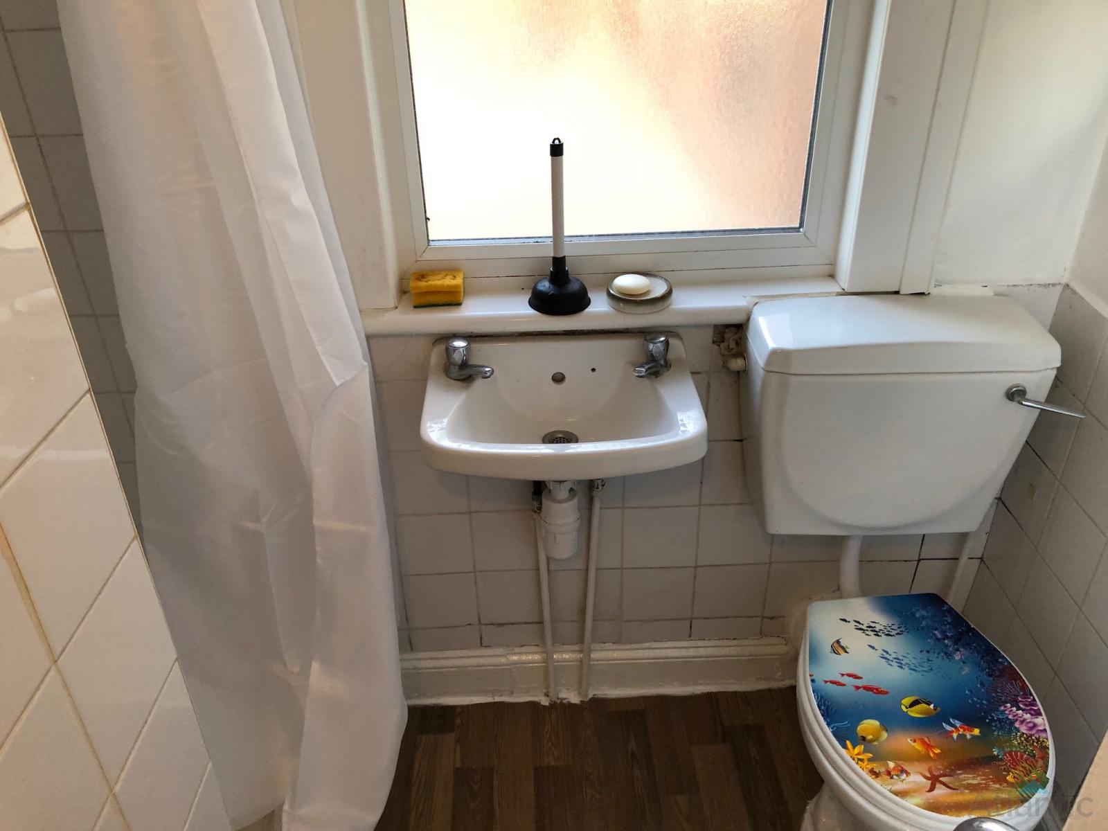 Flat Harlesden Gardens in Greater London