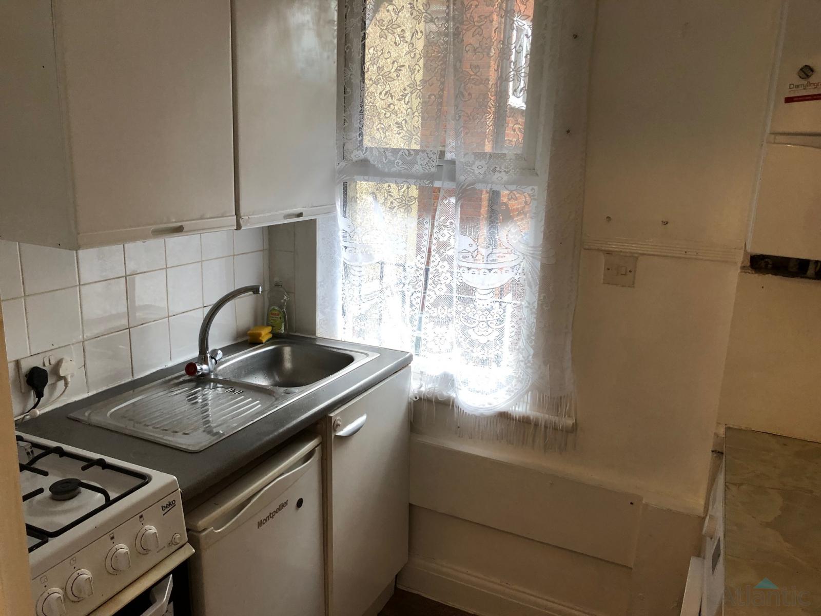 Flat Harlesden Gardens in Greater London