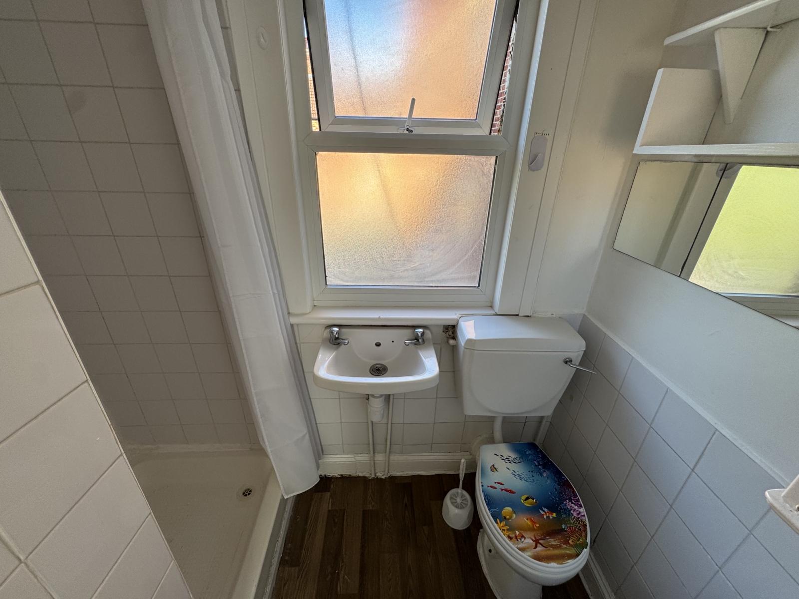 Flat Harlesden Gardens in Greater London