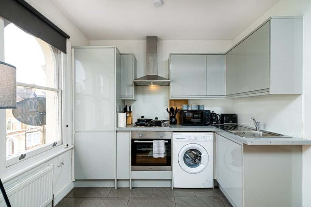 Flat Lowfield Road in Greater London