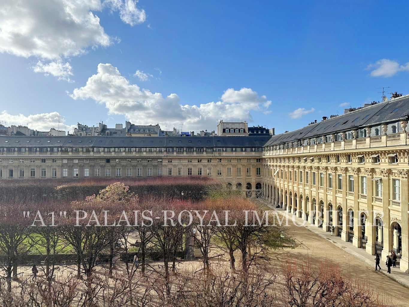 Appartement Rue de Valois à Paris