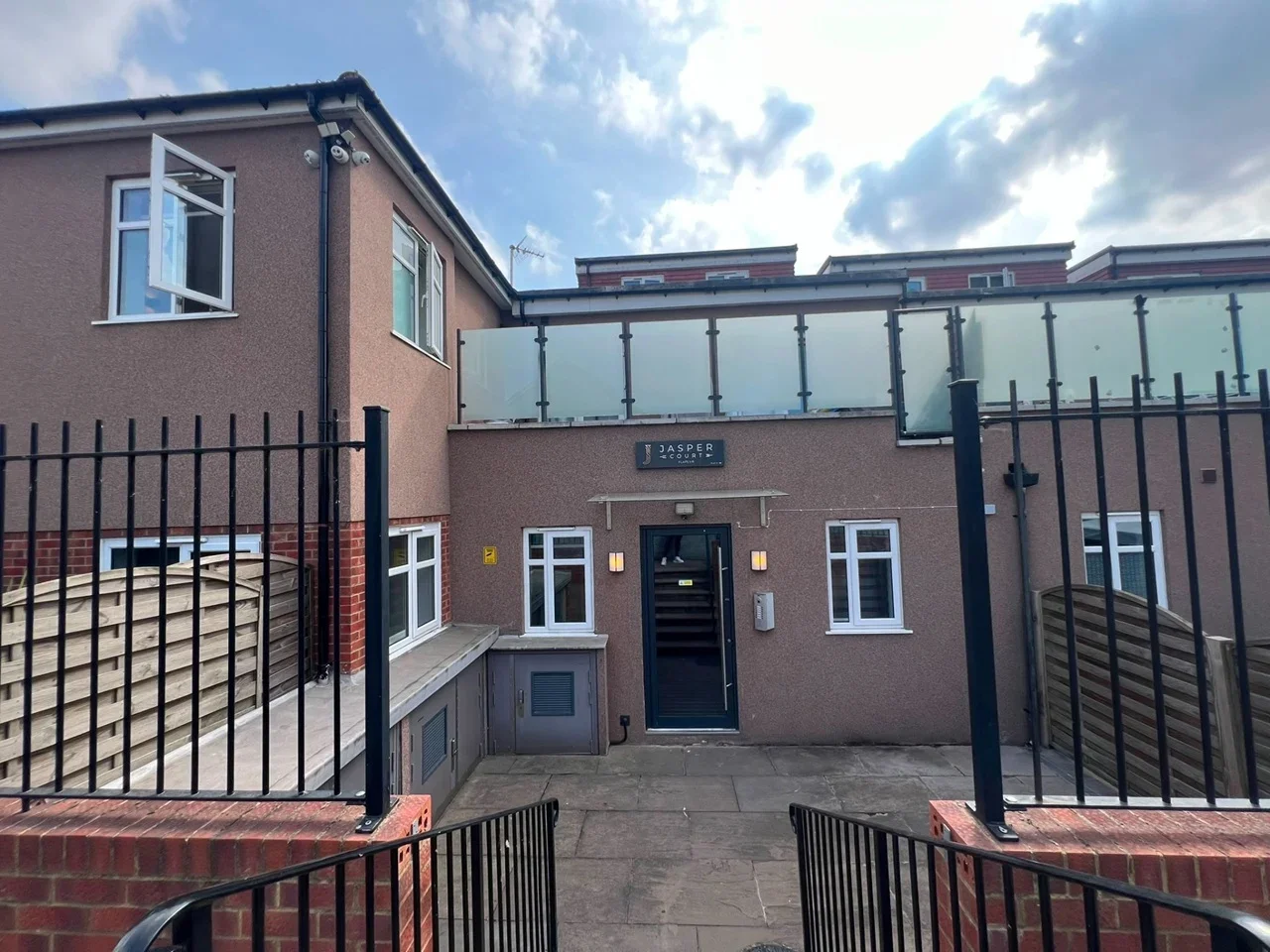 Flat Purbeck Road in Greater London