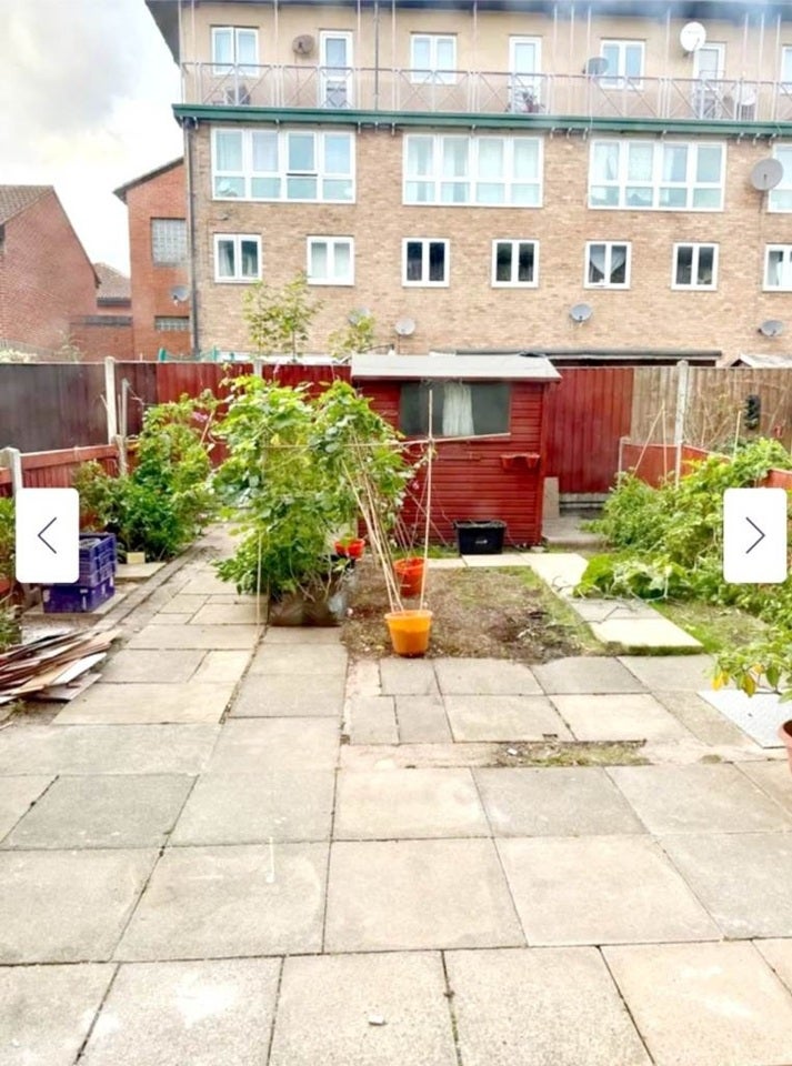 Flat Tiptree Crescent in Greater London