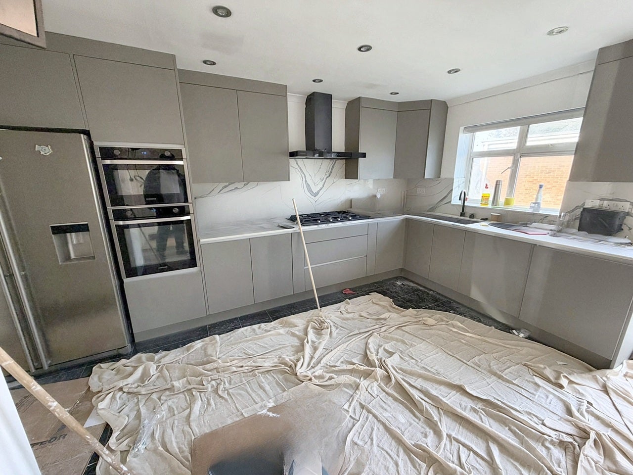 House Cranford Lane in Greater London