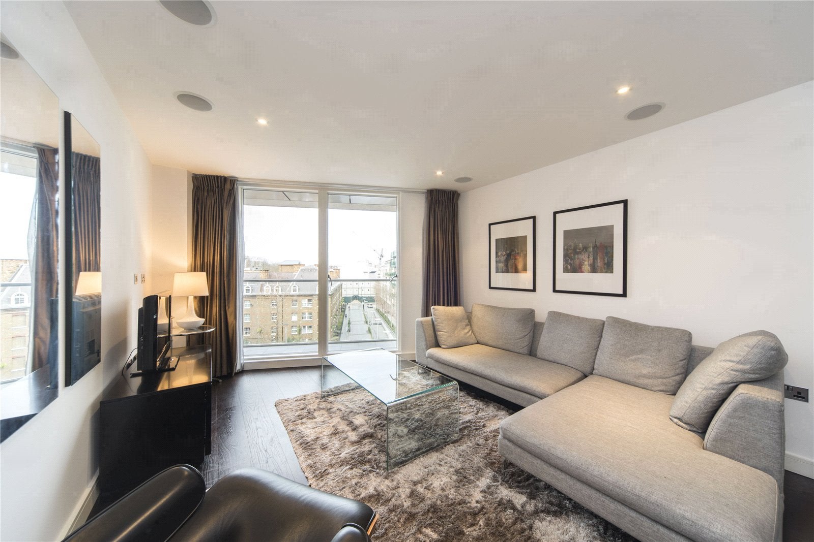 Flat Gatliff Road in City of Westminster