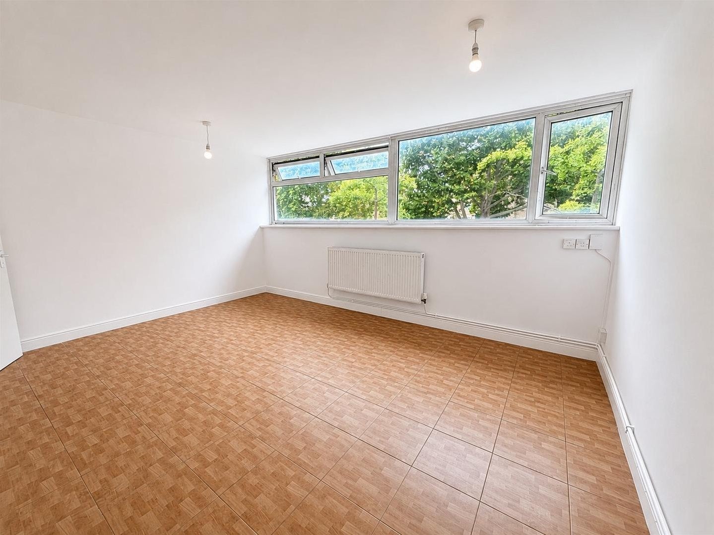 Flat Alpha Road in Greater London