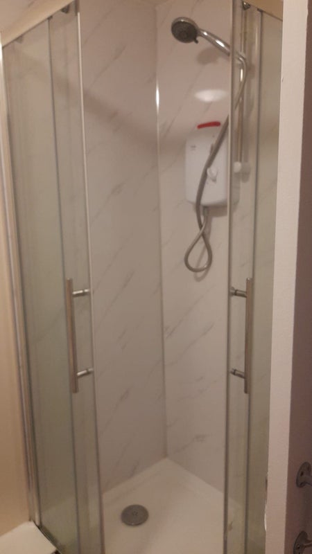 Room Shawfield Close in Madeley