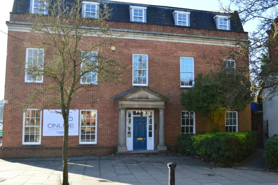 Flat Broad Street in Wokingham
