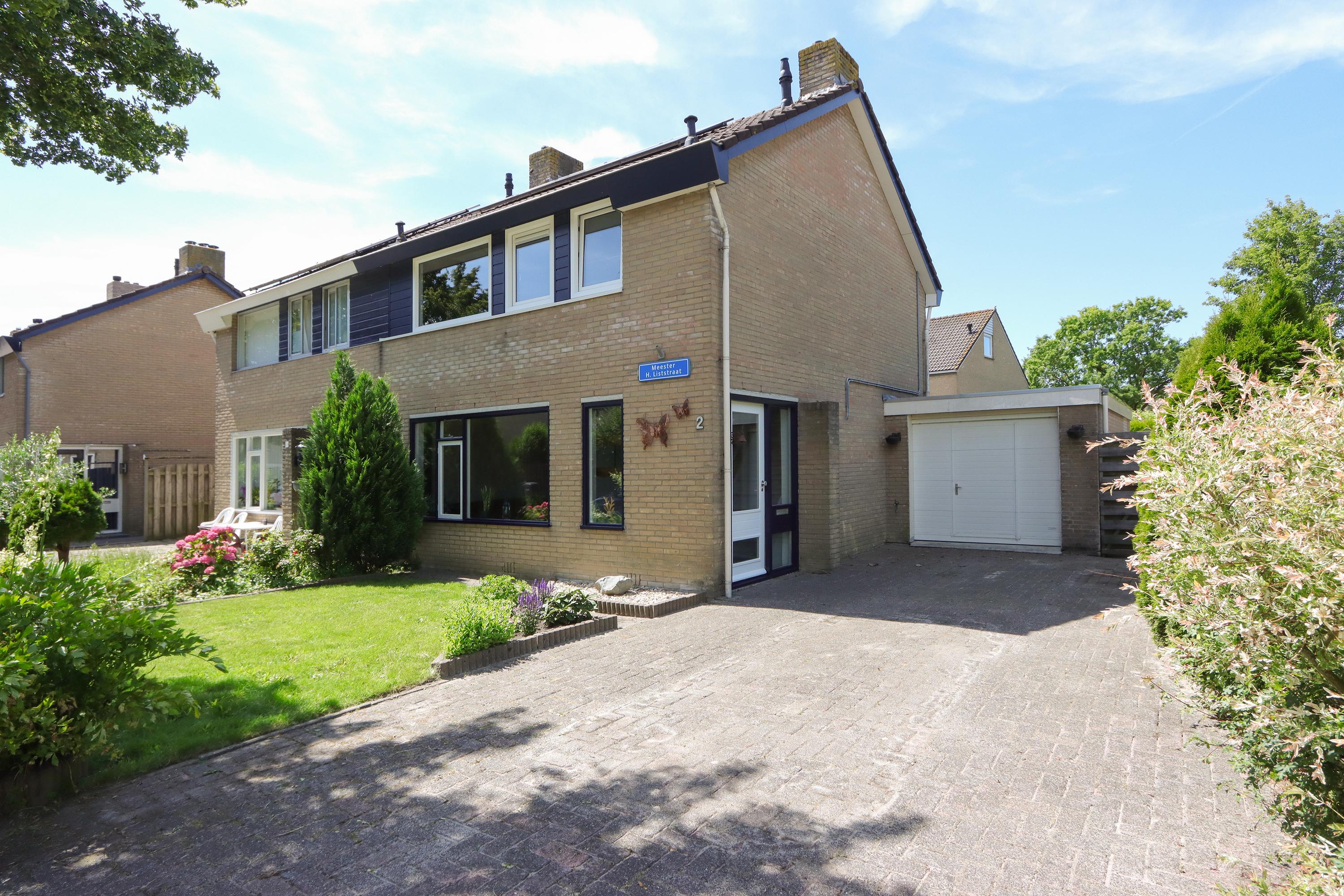 Huis Meester H. Liststraat 2 in Luttelgeest
