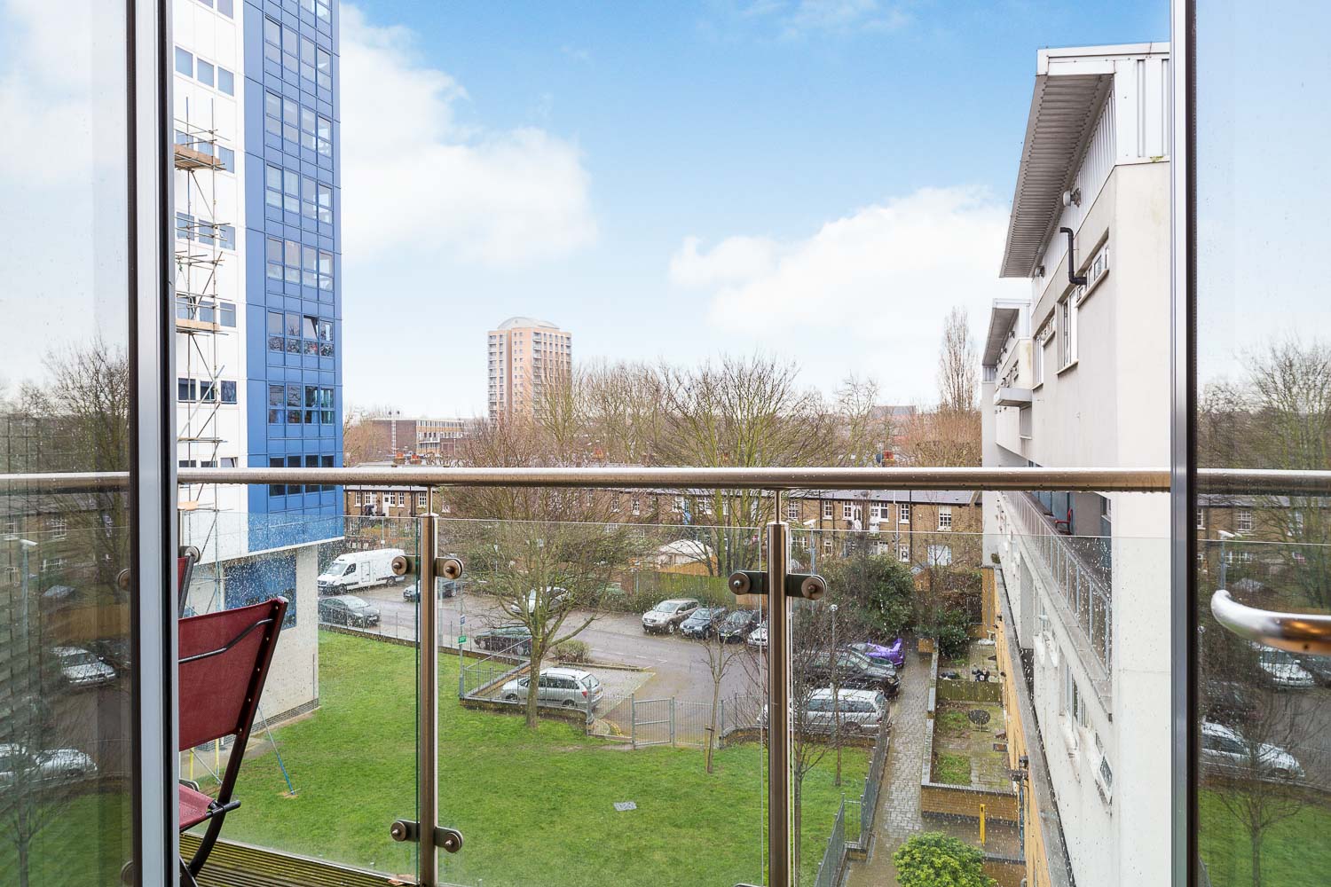 Flat Battersea Park Road in Greater London