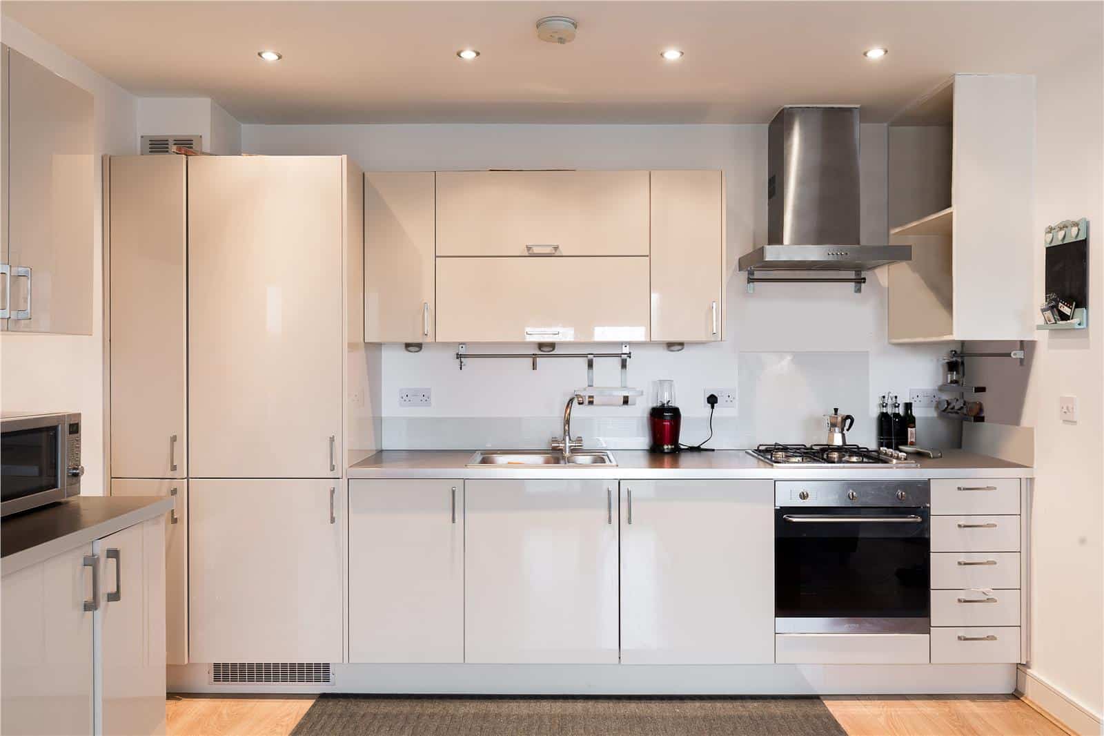 Flat Battersea Park Road in Greater London