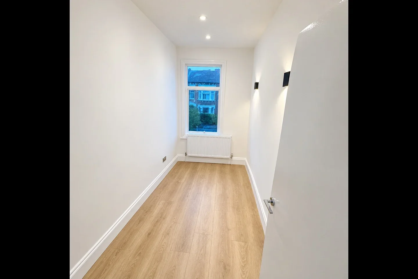 Flat Ecclesbourne Road in Greater London