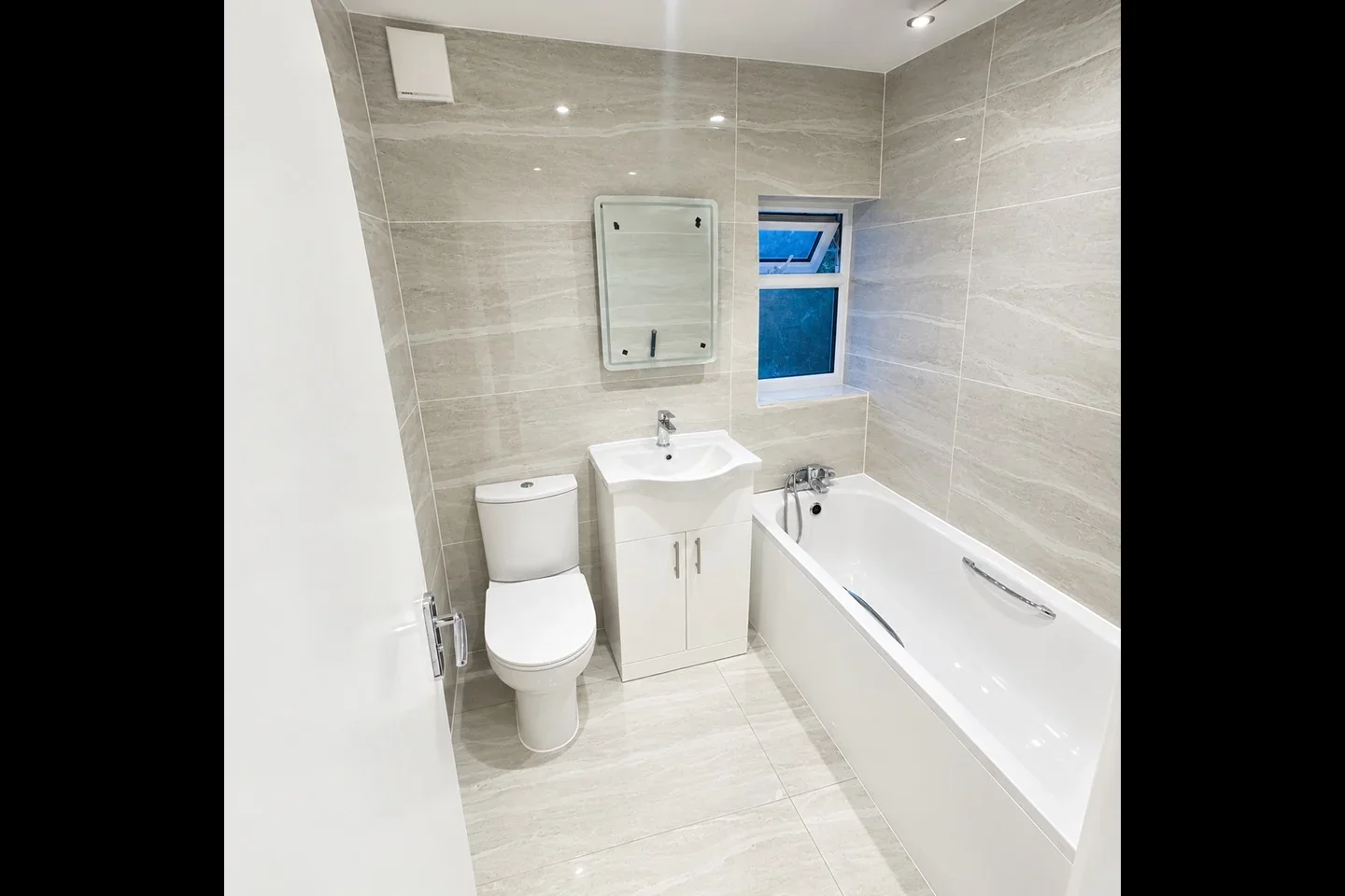 Flat Ecclesbourne Road in Greater London