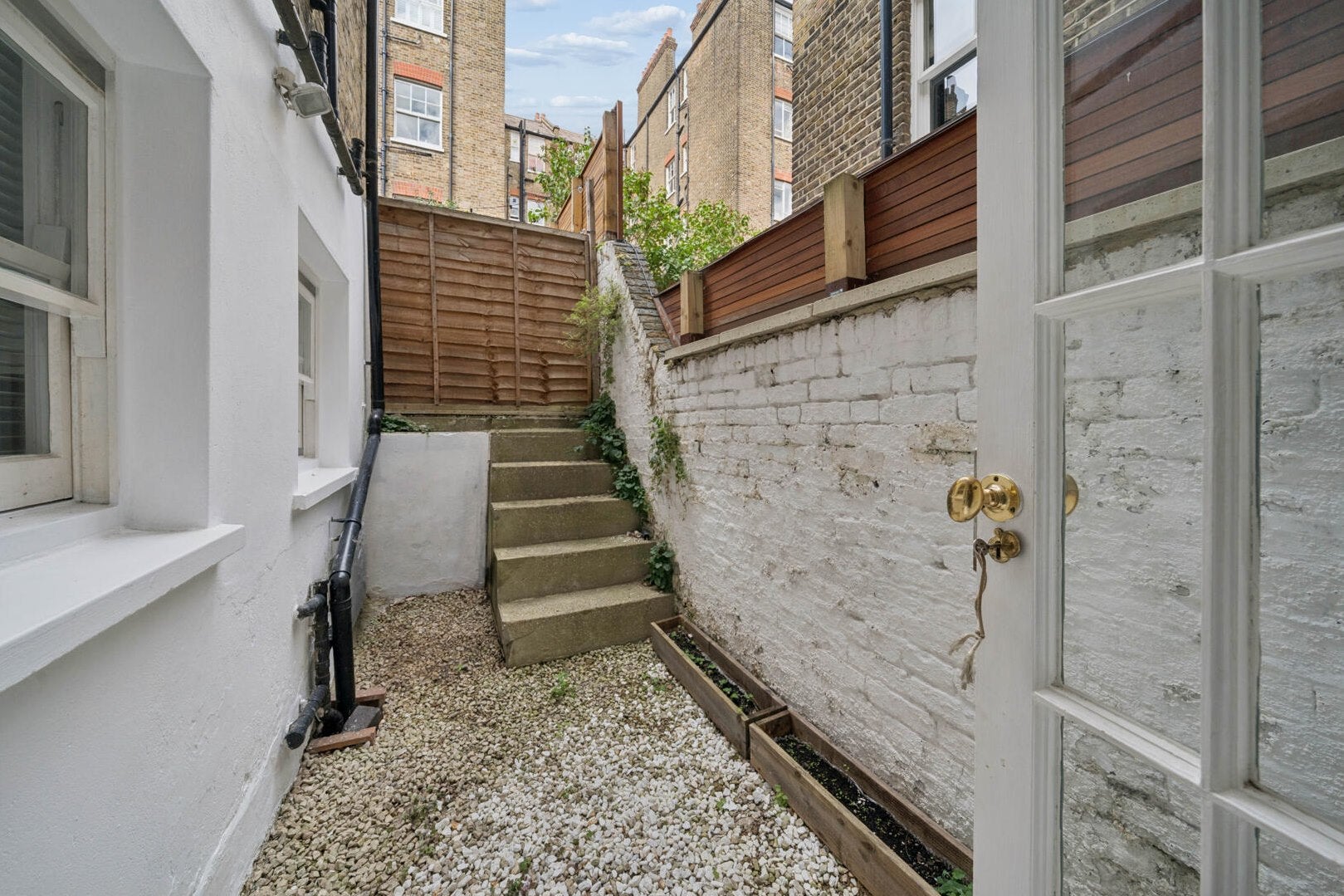 Flat Warriner Gardens in Greater London