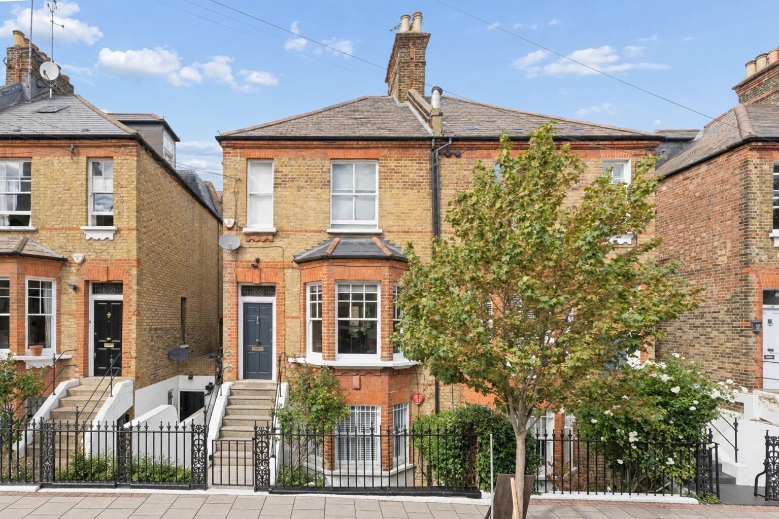 Flat Warriner Gardens in Greater London