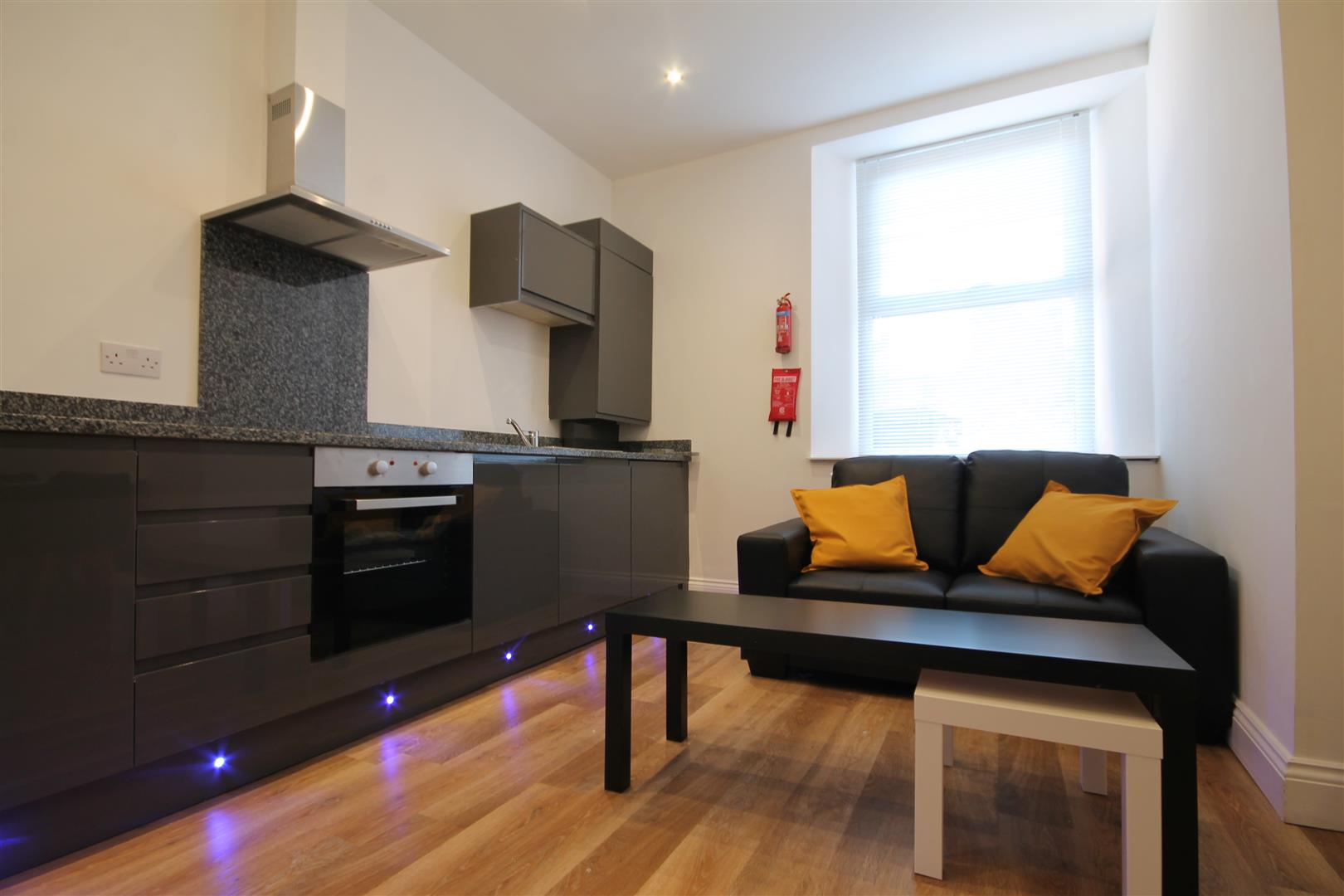 Flat Osborne Terrace in Newcastle upon Tyne