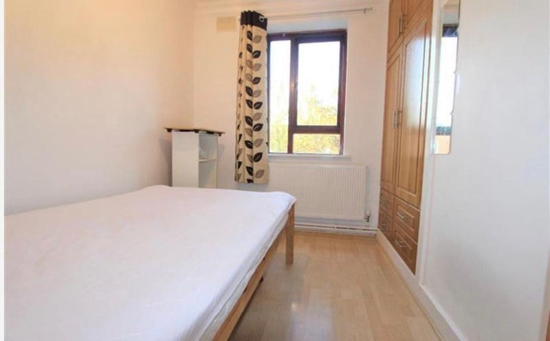 Room Burder Close in Greater London