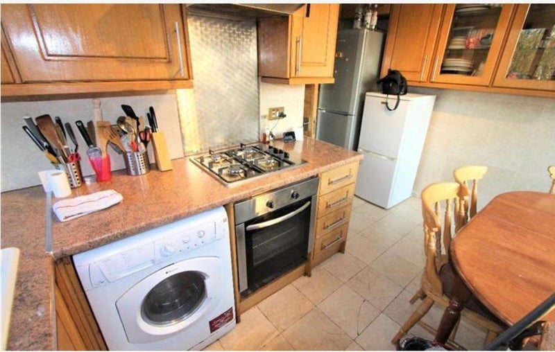 Room Burder Close in Greater London