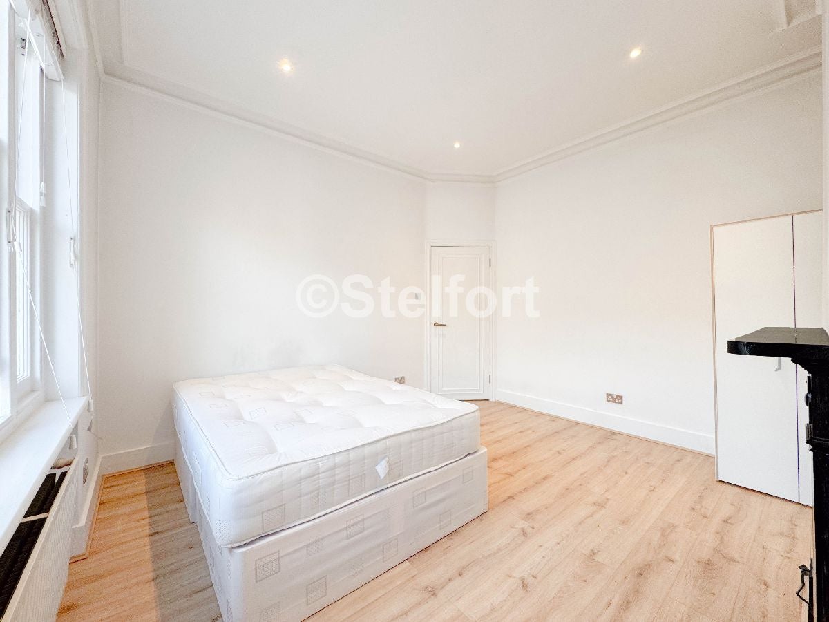 Flat Gosfield Street in City of Westminster
