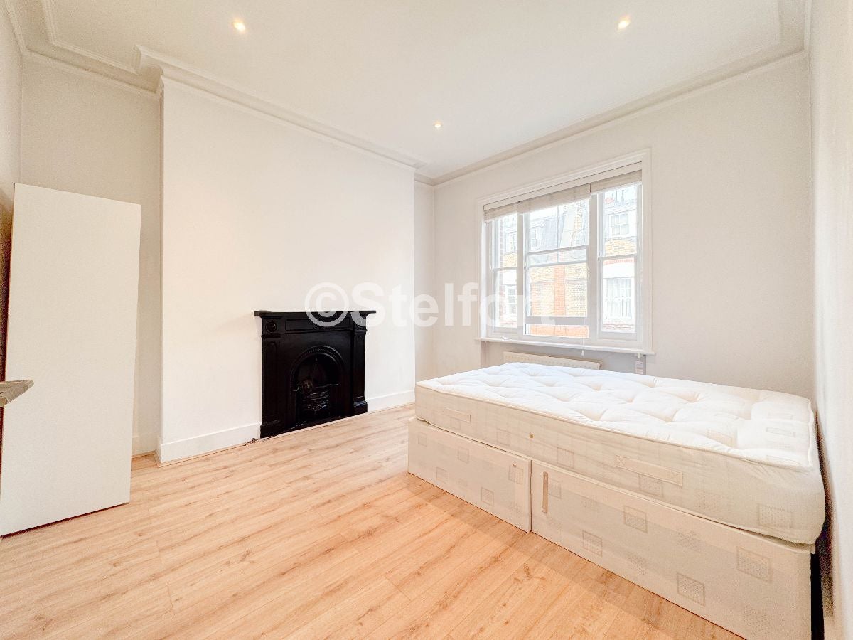 Flat Gosfield Street in City of Westminster