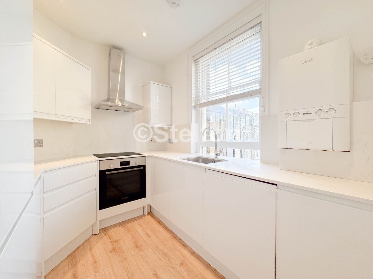 Flat Gosfield Street in City of Westminster