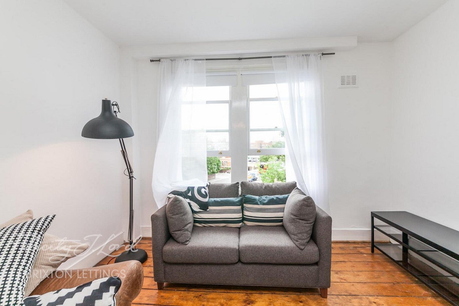 Flat Kellett Road in Greater London