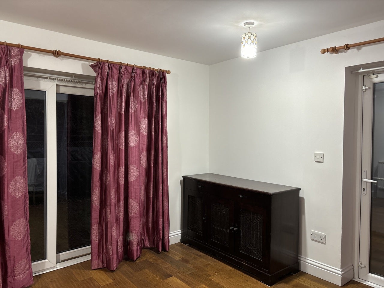 House Garland Drive in Greater London