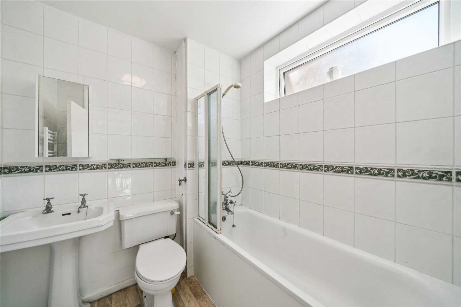 Flat Derby Road in Greater London