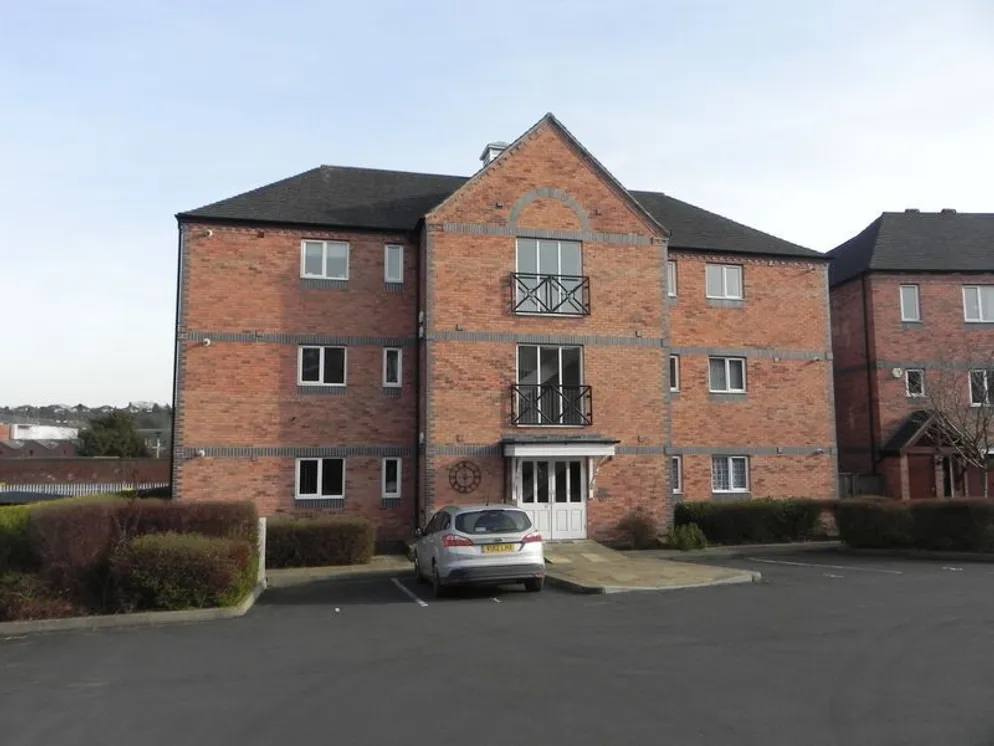 Flat Roundhill Wharf in Wyre Forest