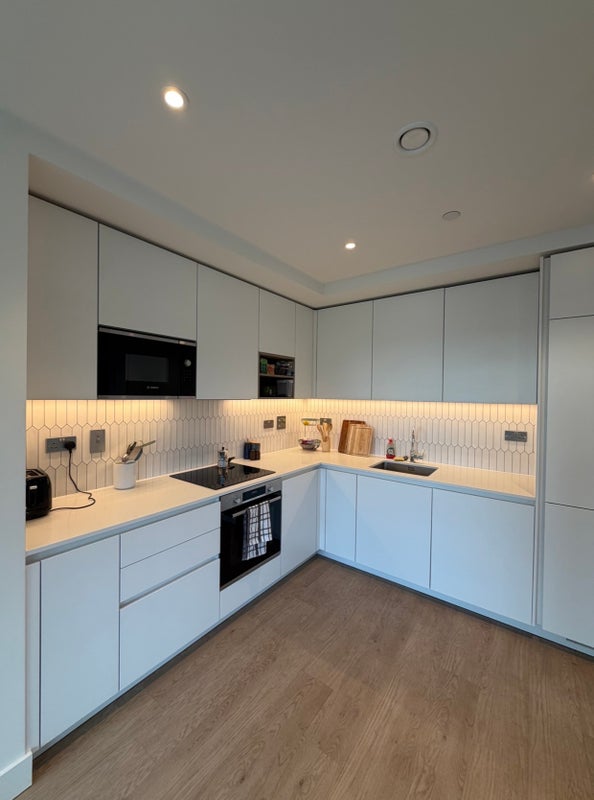 Flat High Road Wembley in Greater London