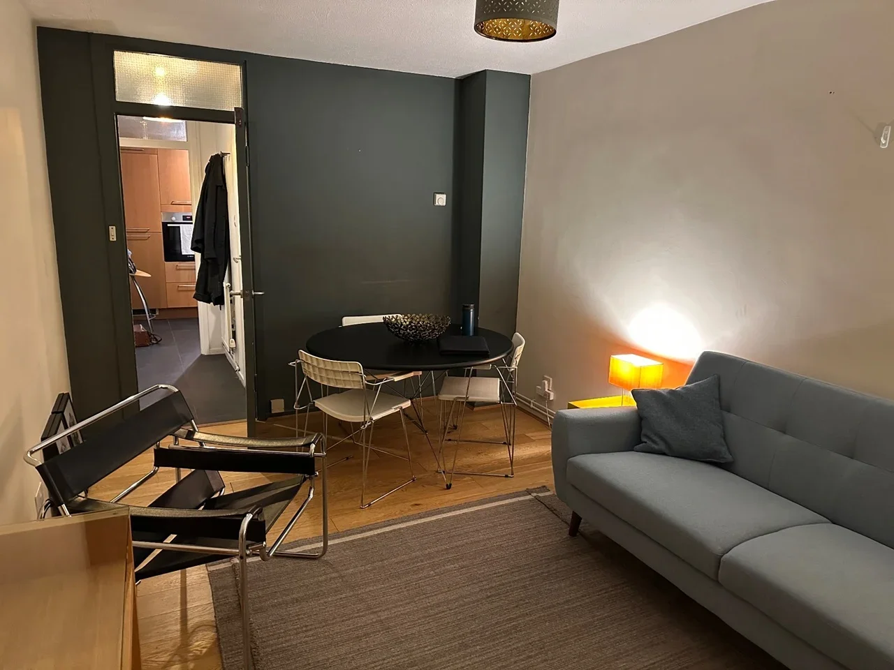 Flat Elder Walk in Greater London