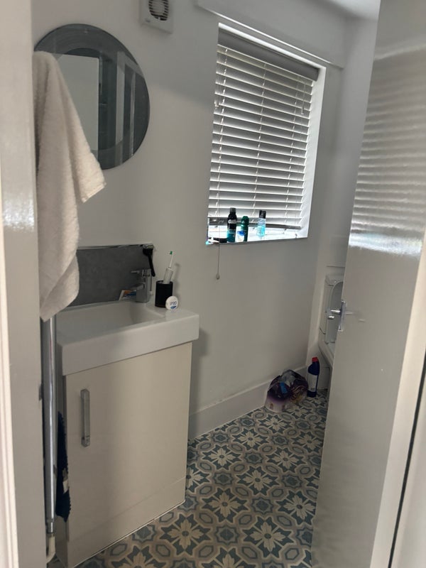 Room Grinfield Street in Liverpool