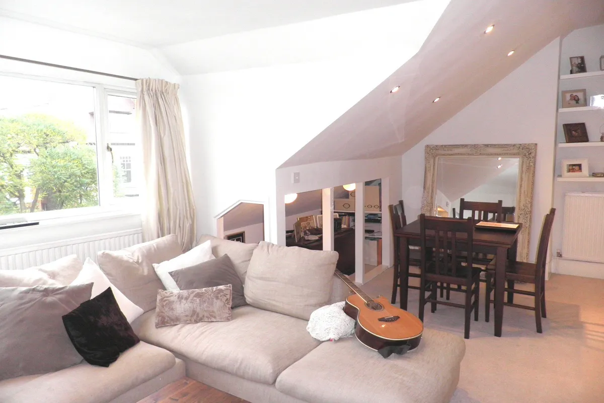 Flat Southwood Avenue in Greater London