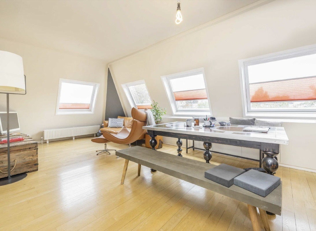 Flat Chalcot Gardens in Greater London