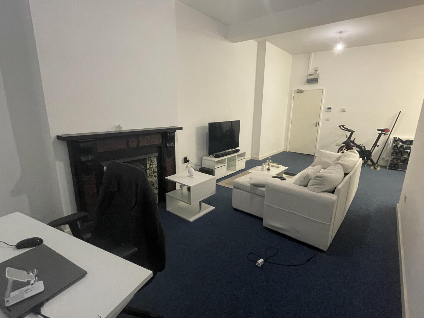 Flat George Lane in Greater London
