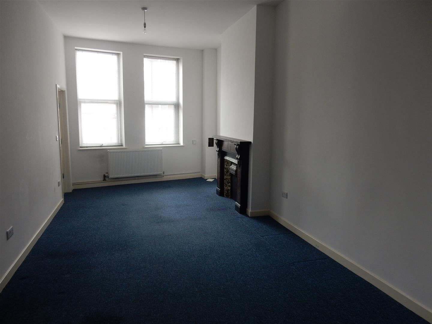 Flat George Lane in Greater London