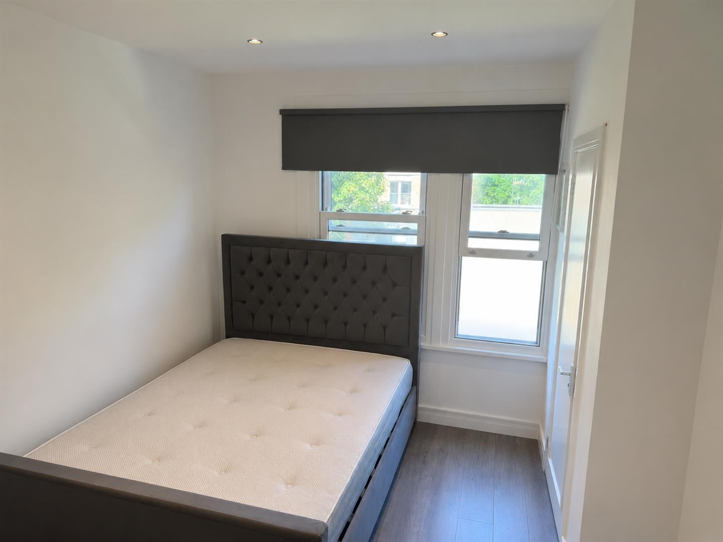 Room Hazellville Road in Greater London