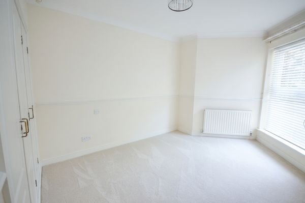 Flat Bramhall Lane South in Bramhall