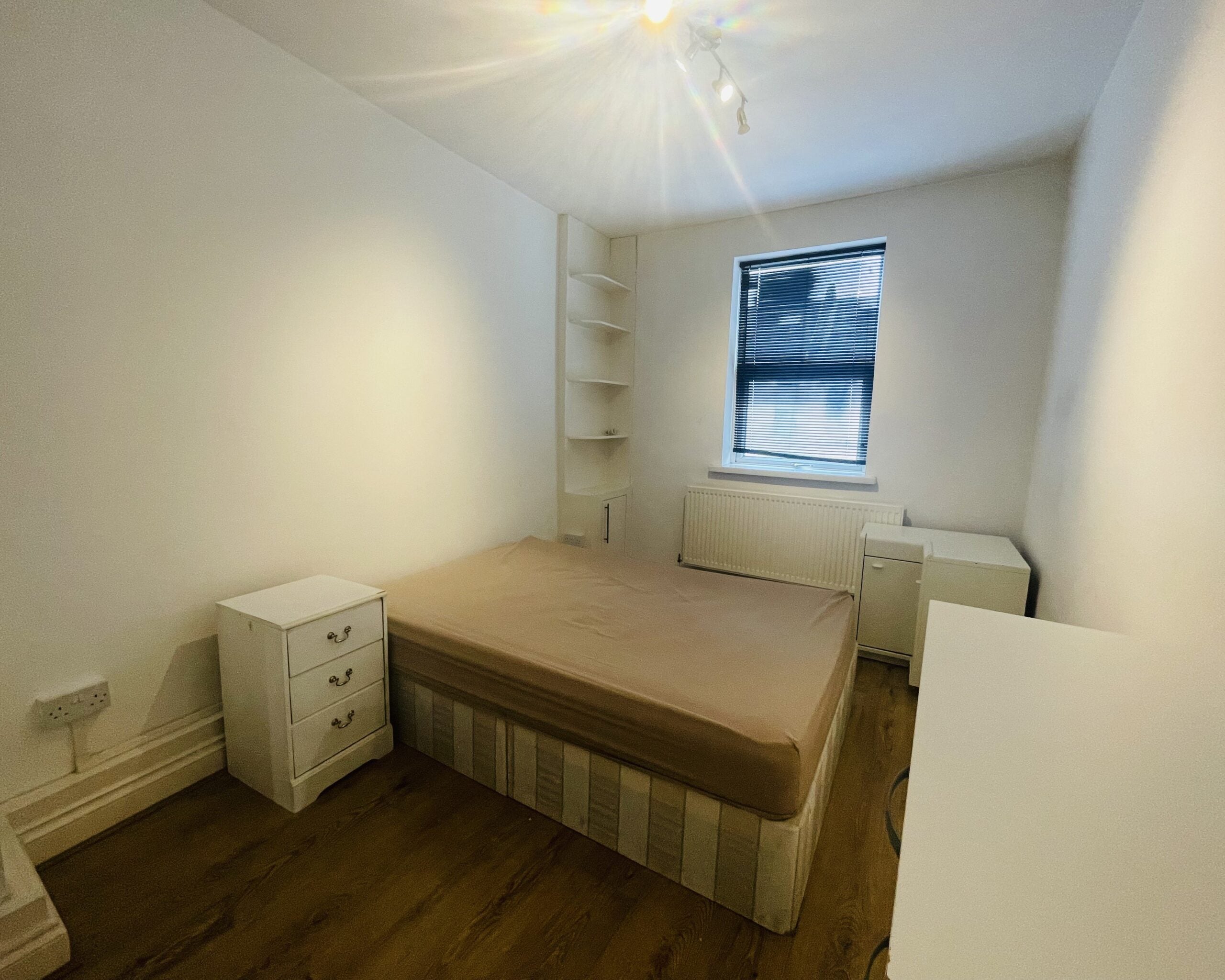 Flat Trinity Road in Greater London