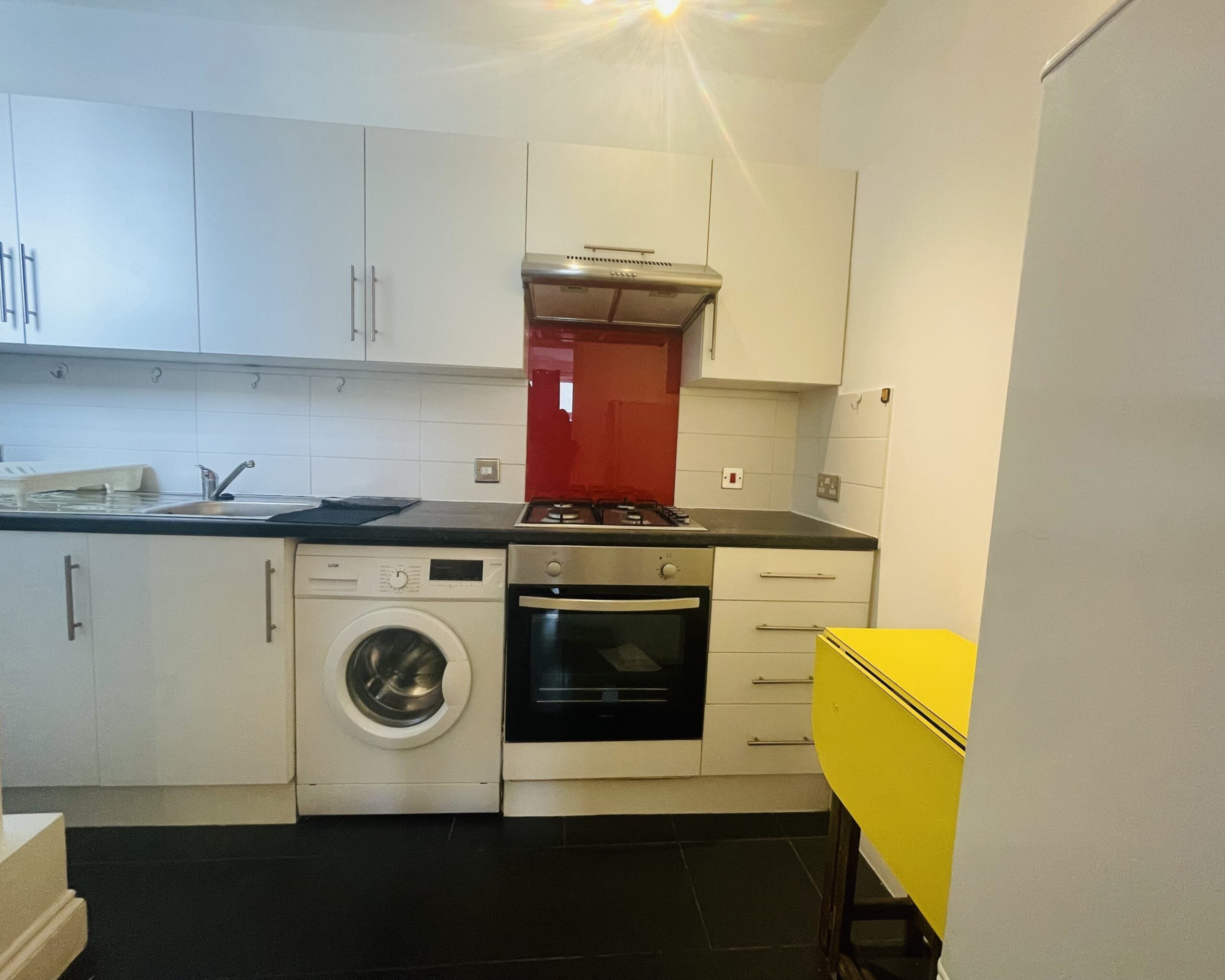 Flat Trinity Road in Greater London