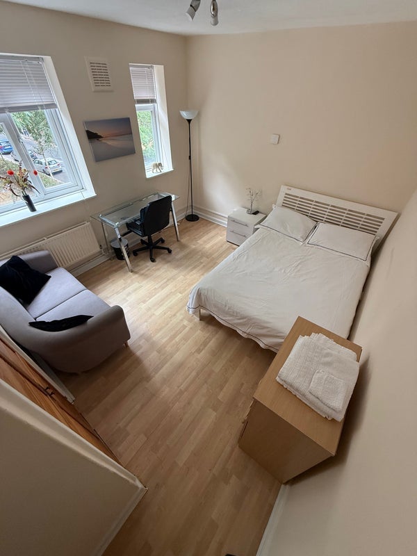 Flat Wimbourne Street in Greater London